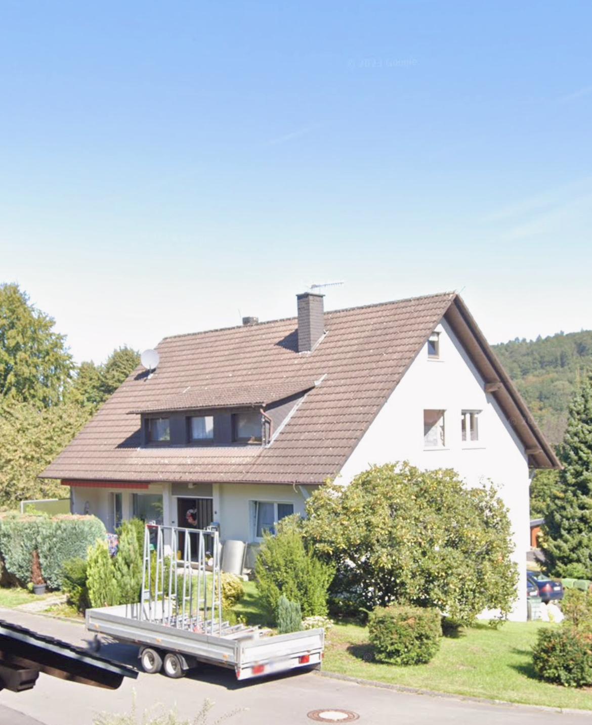 Projekt 1 - Vorher Haus mit altem Dachziegeln