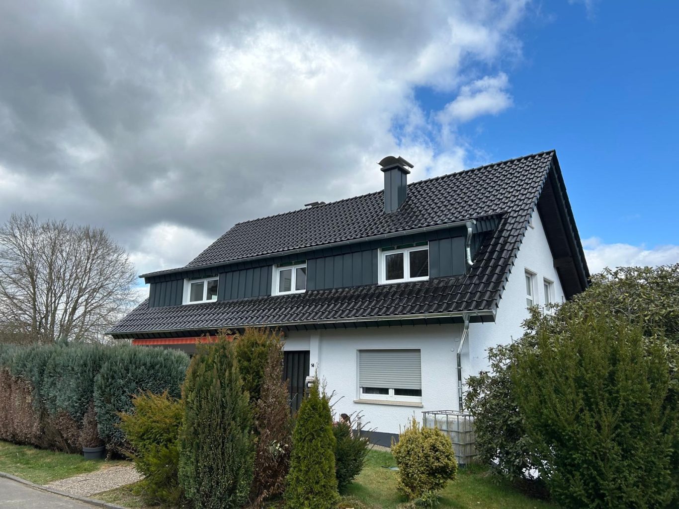 Projekt 1 - Nachher Haus mit neuem Dach